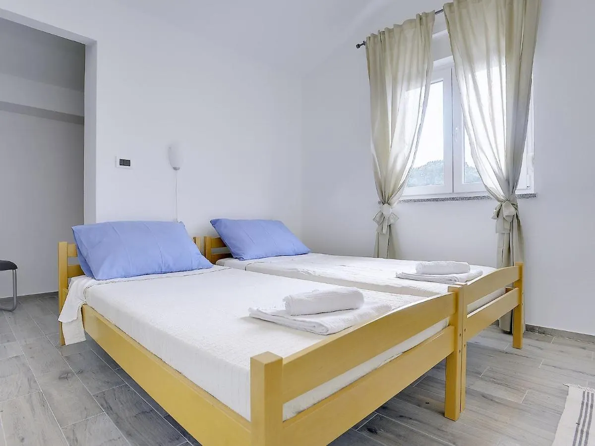 Modern Villa With Private Pool Near Beach Valbandon 0*,