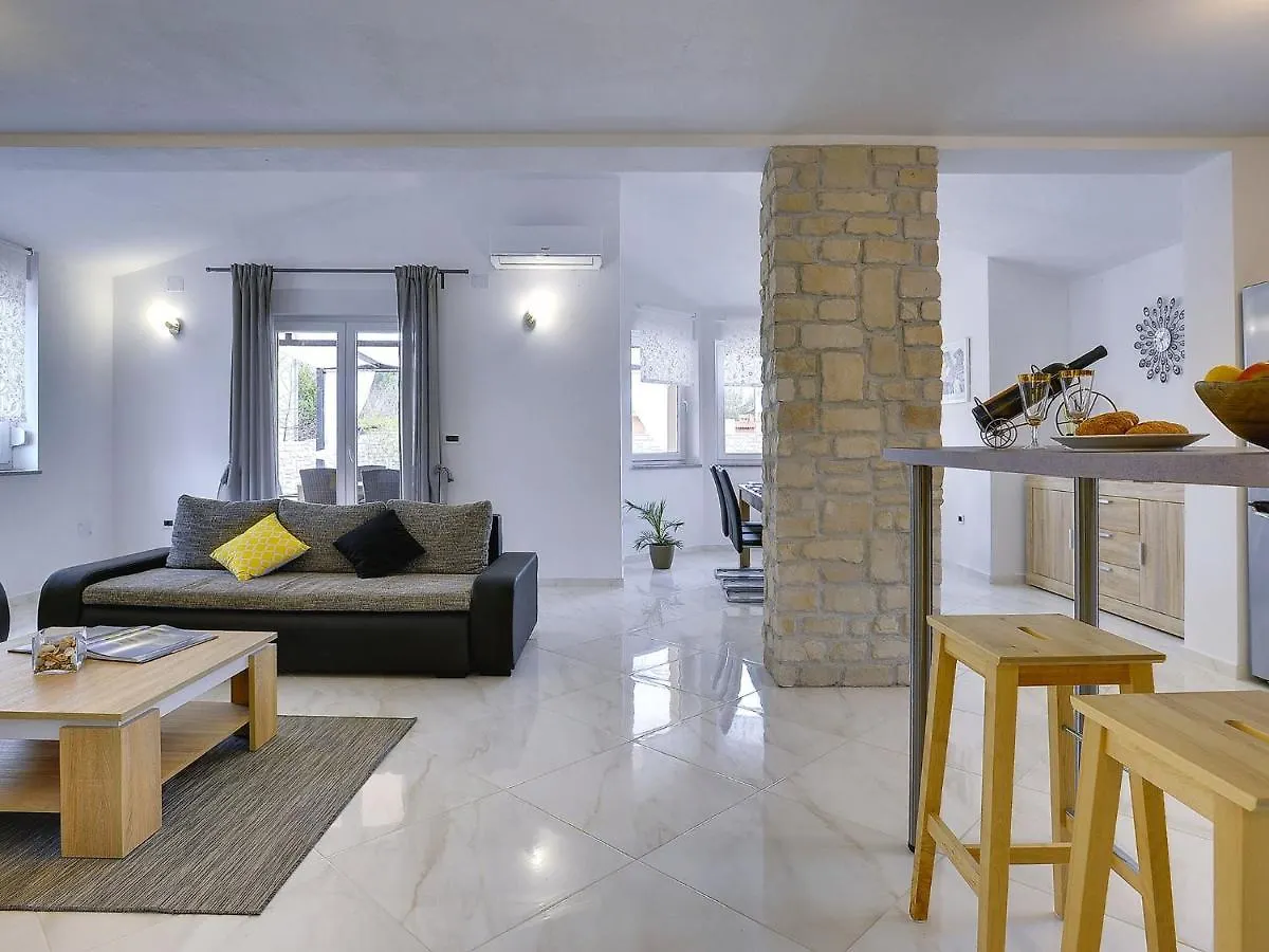 Modern Villa With Private Pool Near Beach Valbandon 0*,  Kroatië