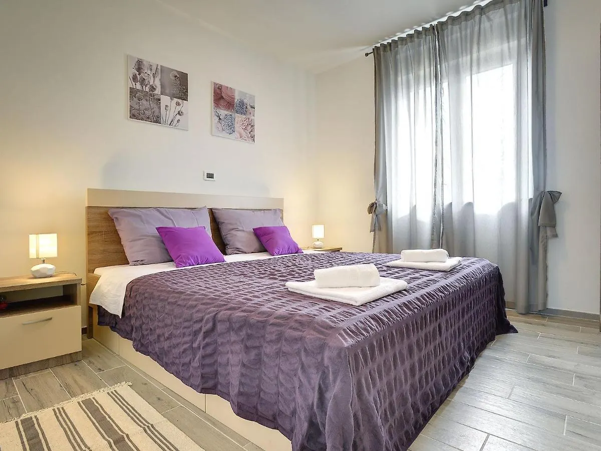 Modern Villa With Private Pool Near Beach Valbandon