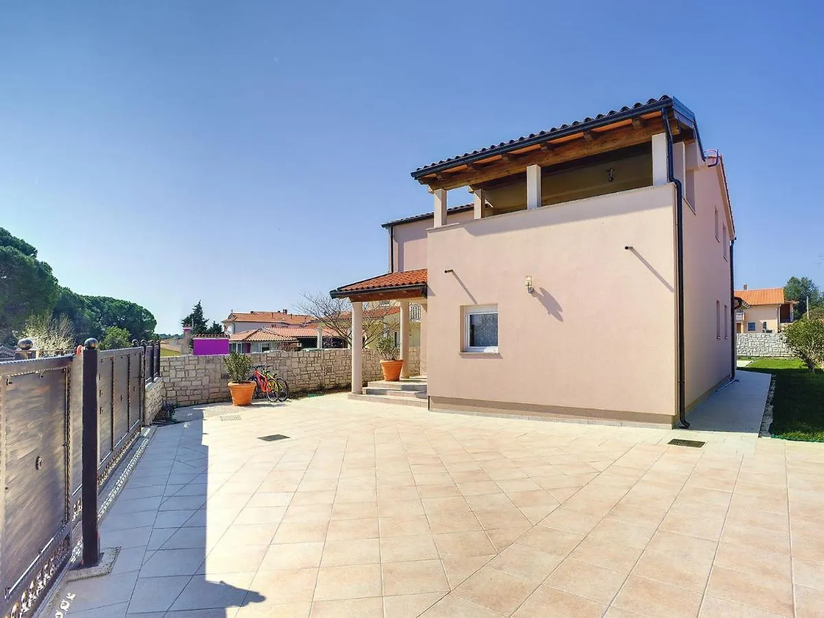 Modern Villa With Private Pool Near Beach Valbandon 0*,  Kroatië