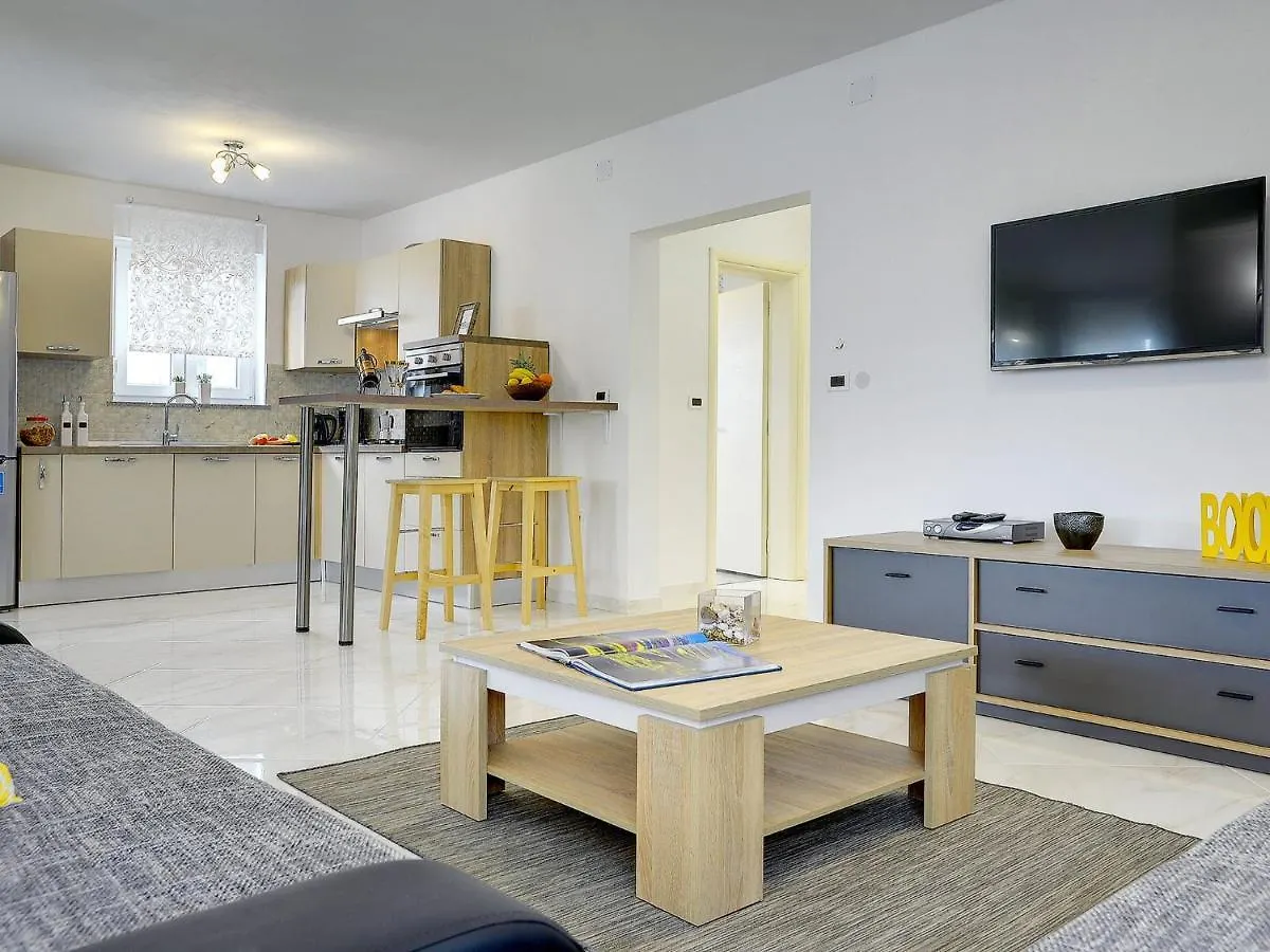 Modern Villa With Private Pool Near Beach Valbandon