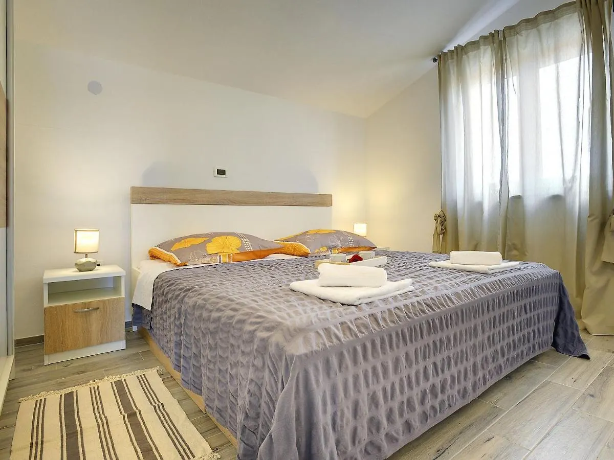 Modern Villa With Private Pool Near Beach Valbandon Kroatië