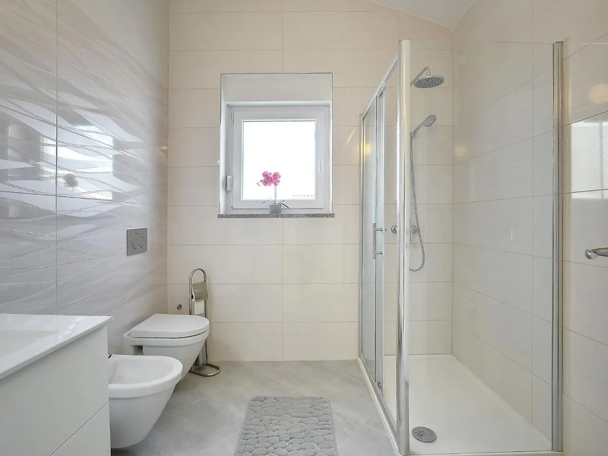 Modern Villa With Private Pool Near Beach Valbandon 0*,  Kroatië